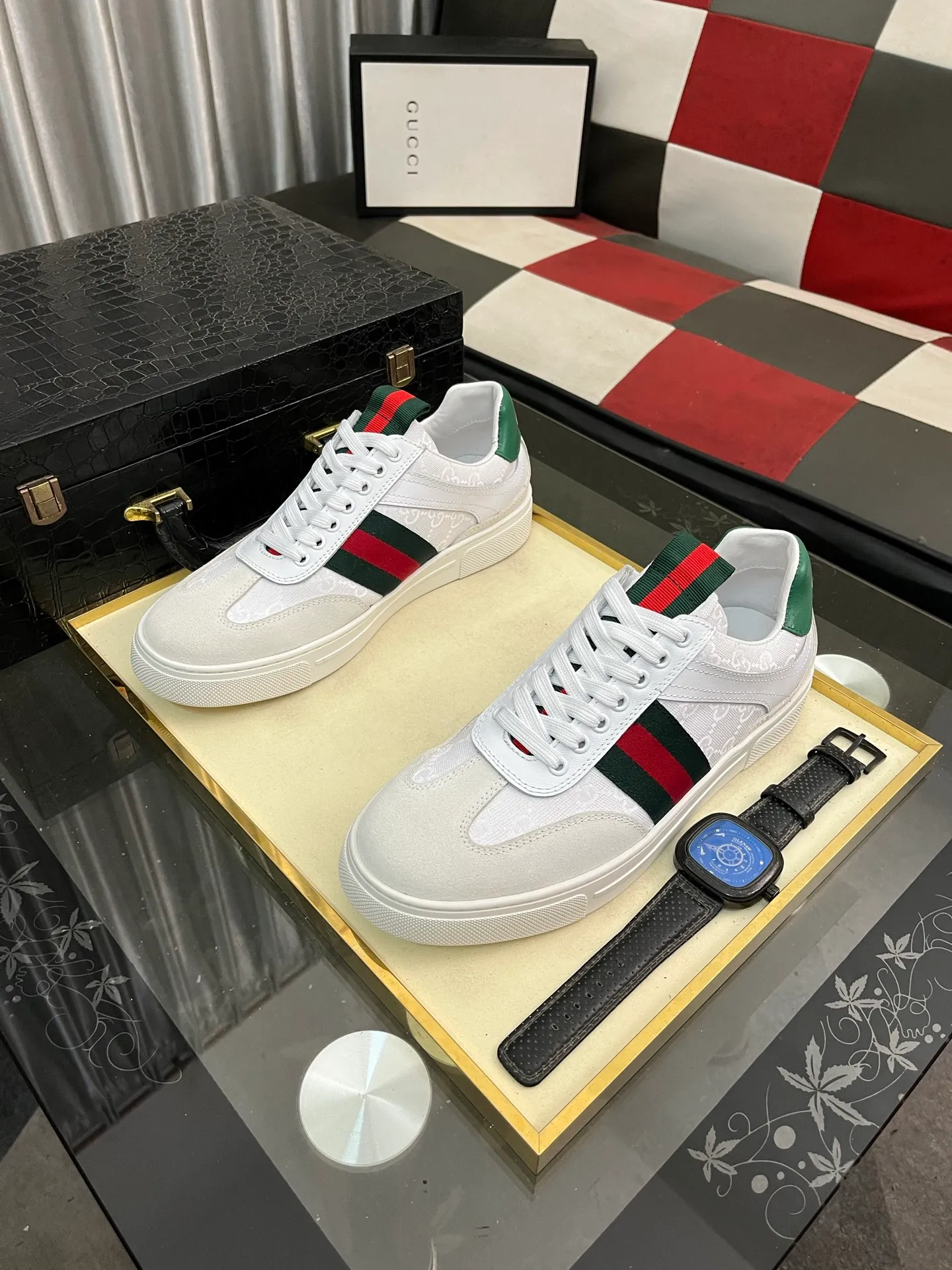 Men's Men's Shoes 💰440 ⌚️⌚️[GUCCI] Gucci men's casual shoes are absolutely popular 🔥The ultimate matching item for trendy men! The charm of super texture is irresistible, the main recommendation, the flower leather color is bright! The upper is made of high-quality brand printed fabric with cowhide, breathable leather lining and wear-resistant rubber sole, noble and elegant! Extremely comfortable🎁🎁You can be as handsome as you want💪 Available in sizes 38-44 and 5️⃣colors